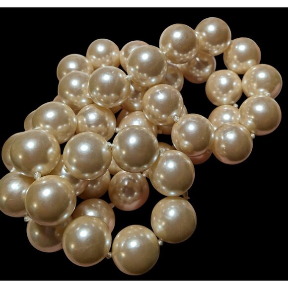 Chunky Retro Cream Faux Pearl Costume Necklace - Picture 3 of 9